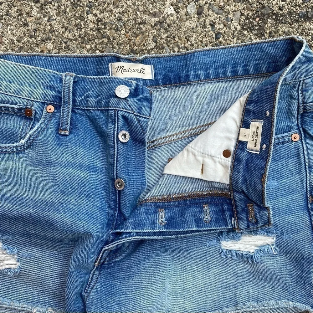 Madewell Relaxed Denim Shorts in Homecrest Wash: Ripped Edition Size 30